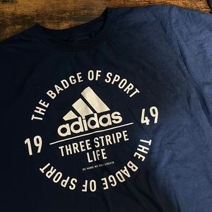 New M navy blue white adidas logo t shirt